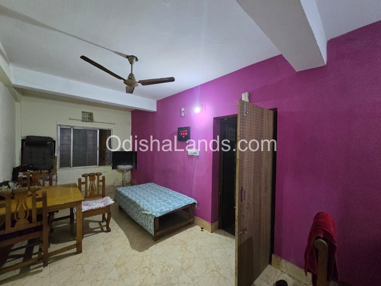 2BHK flat for sale in Sundarpada nearby HI-Tech square.