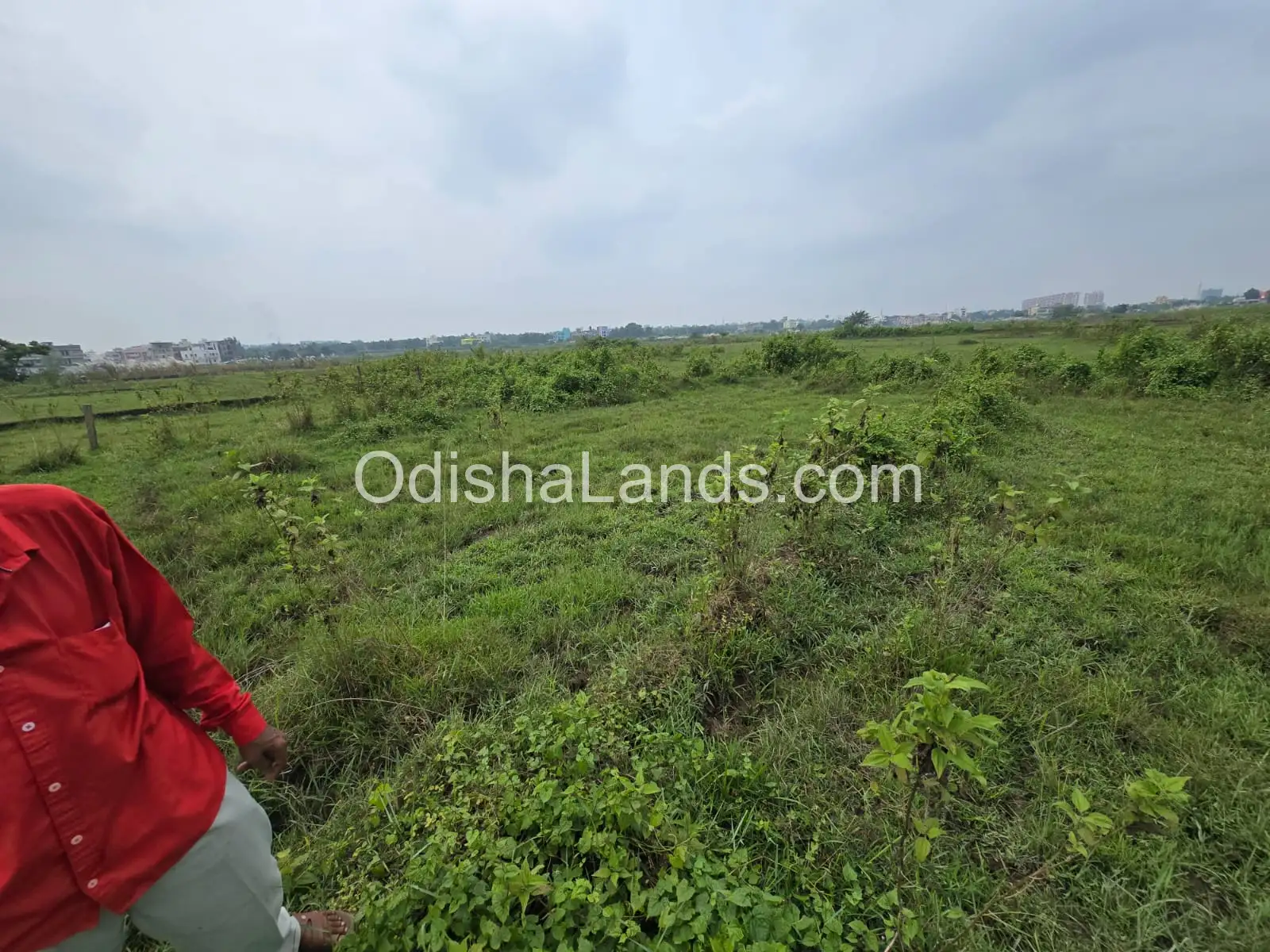 1300 sqft land for sale in Ghatikia near Manipal hospital.