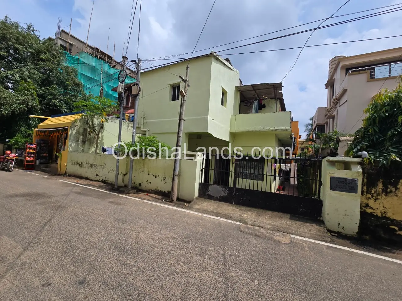 2700 sqft land with house sell in Nayapalli. 