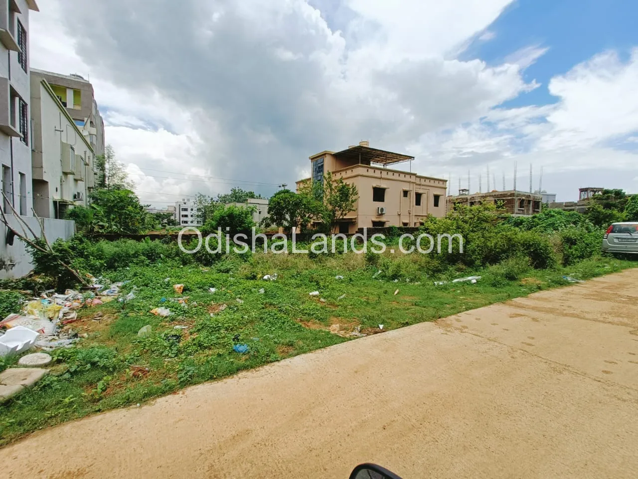 2000 sqft land sale in Patia.
