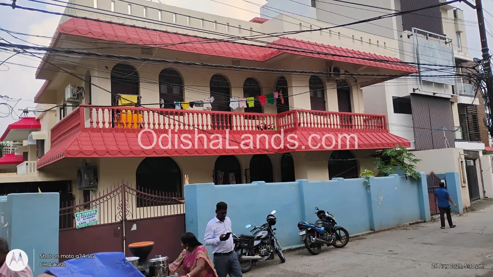 5 bhk house for sale in Forest park area.