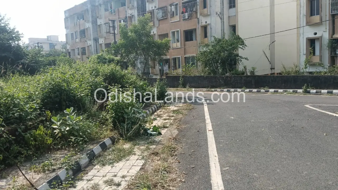 2400 sqft corner property for sale in Kalinga Nagar.