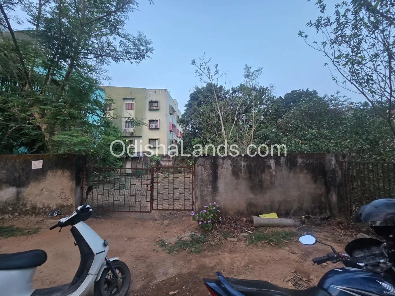 3800 sqft land for sale in Patia, Shree Vihar.