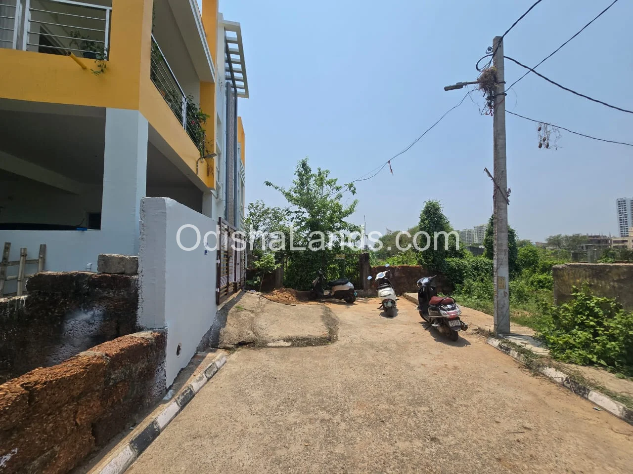 2000 sqft residential land for sale in Kolathia.
