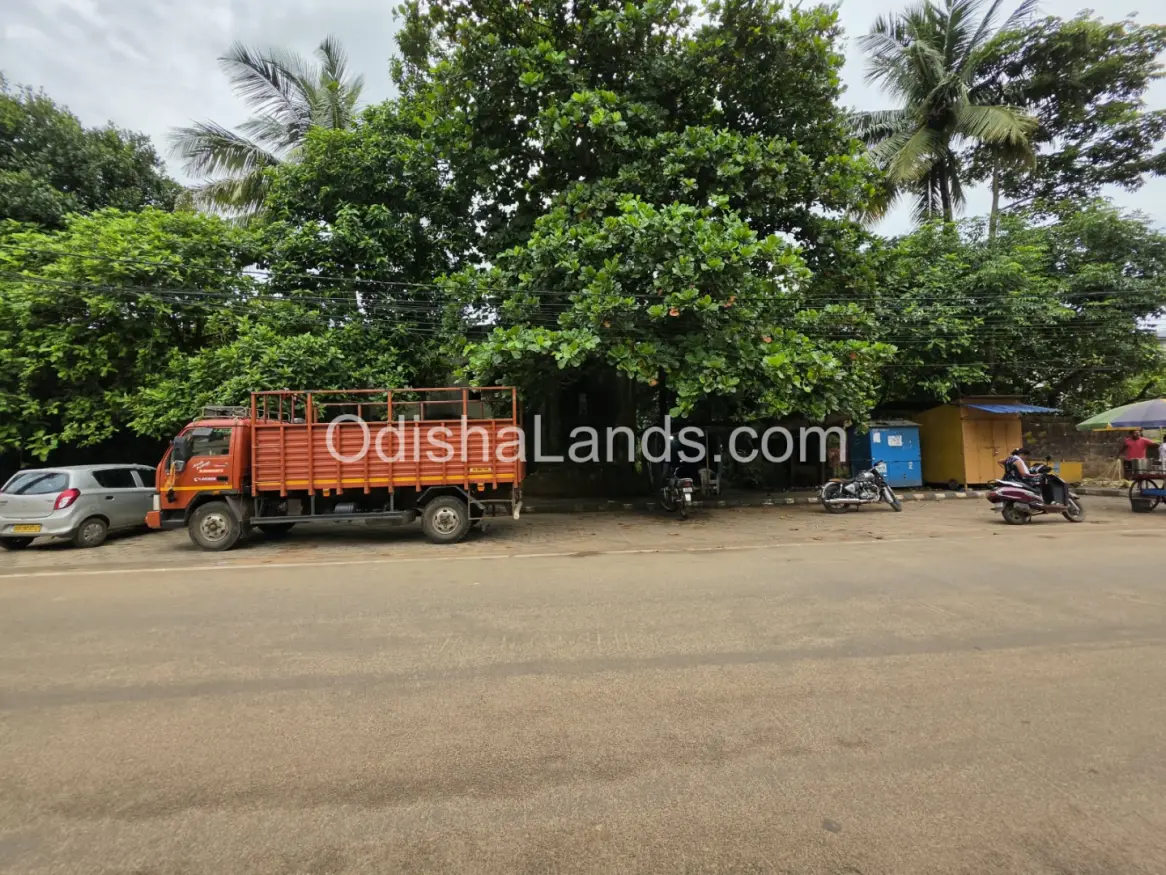 1,30,680 sqft land for sale in Kalinganagar near Kalinga Studio.